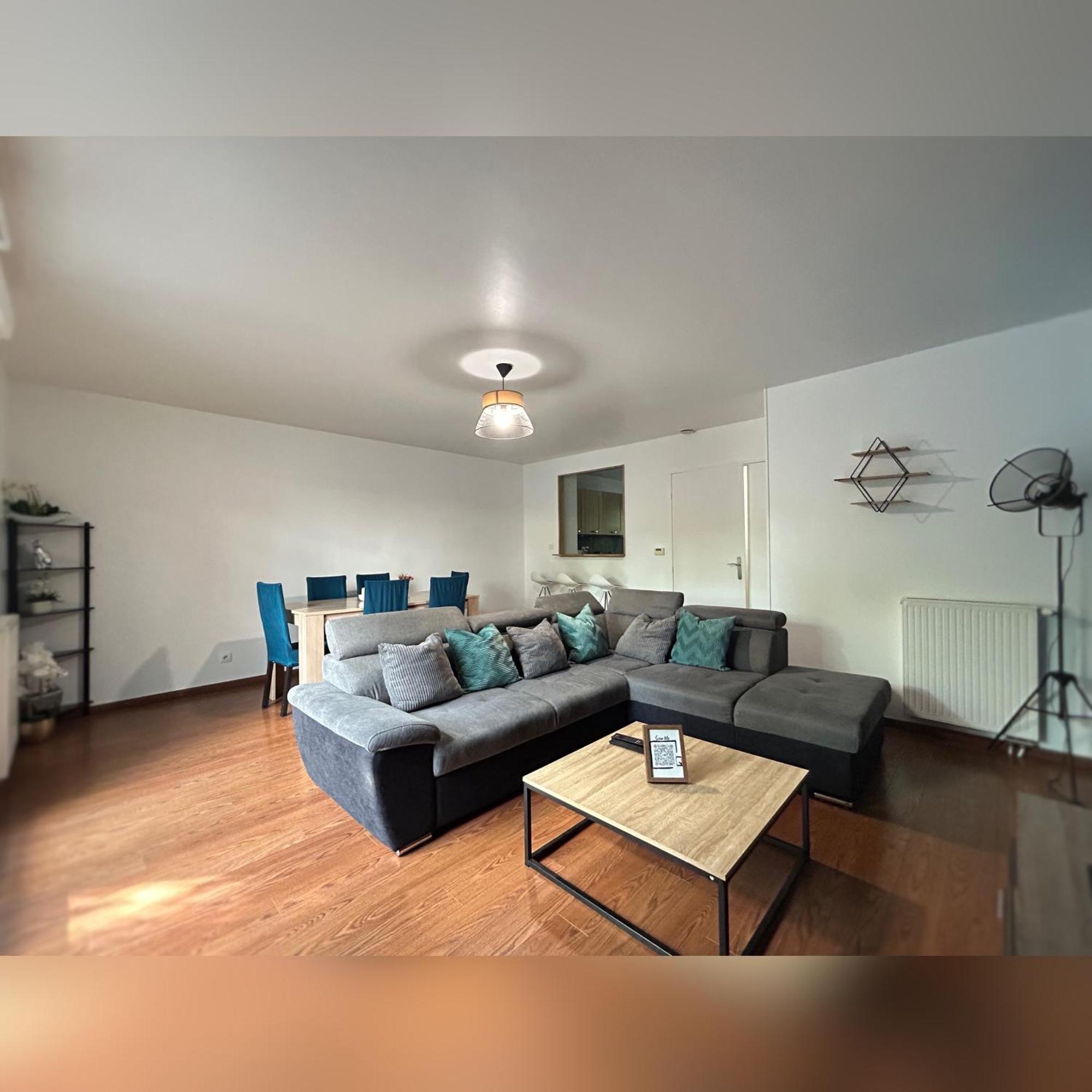 Le Duplex Chessy - 15Min From Disneyland - 2 Private Parkings - Garden - Kingsize & Queensize Bed - Supermarket Behind The House Buitenkant foto