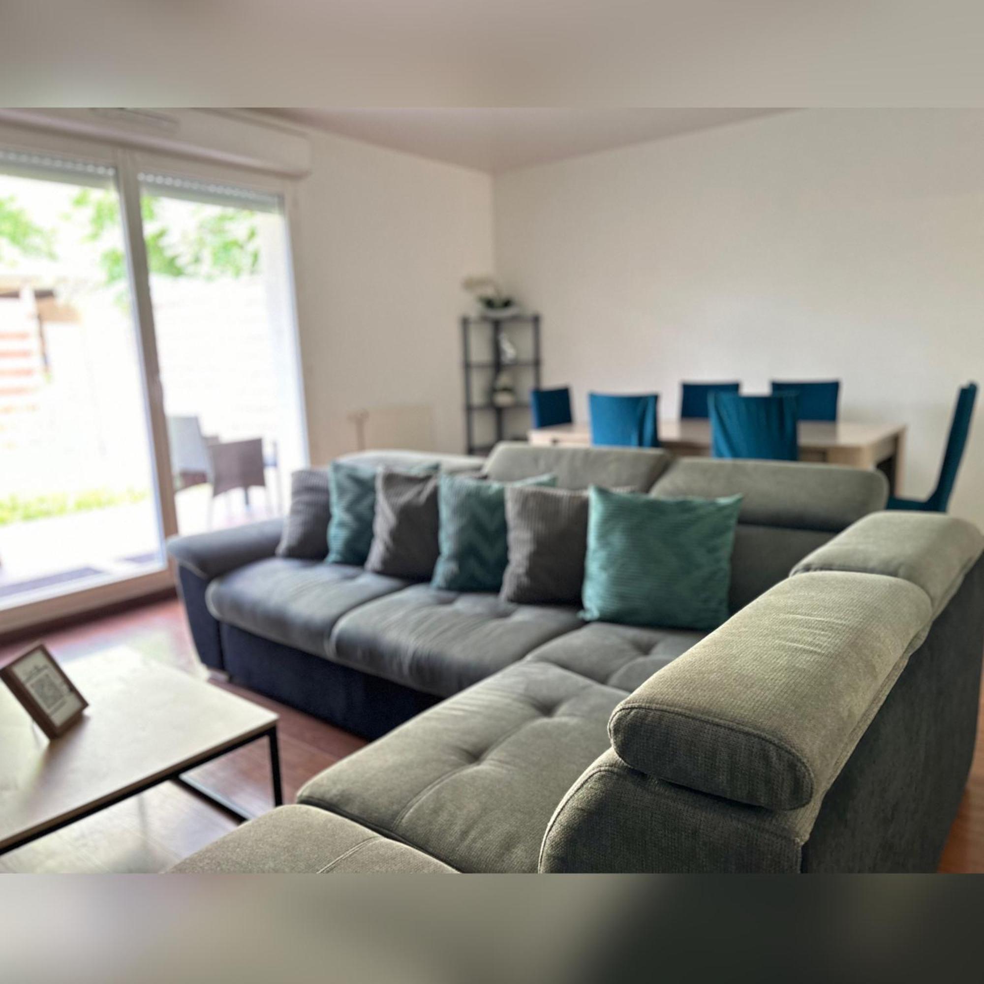 Le Duplex Chessy - 15Min From Disneyland - 2 Private Parkings - Garden - Kingsize & Queensize Bed - Supermarket Behind The House Buitenkant foto